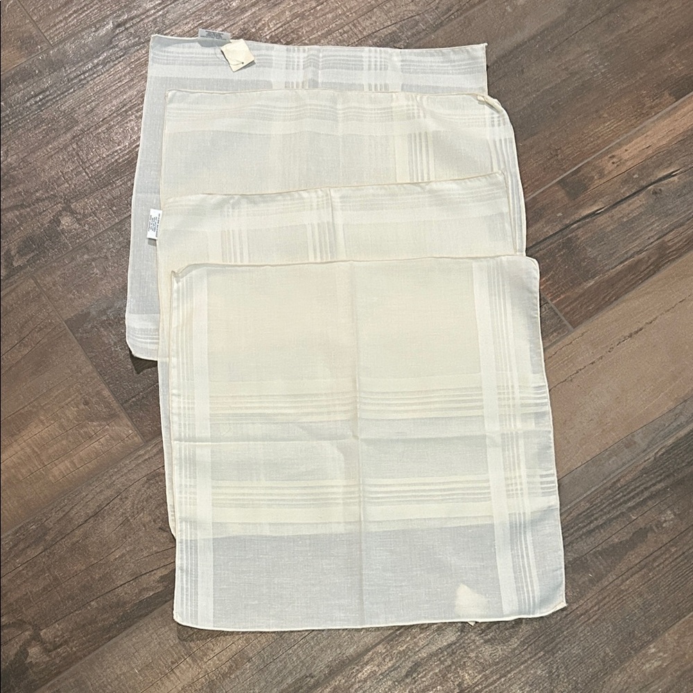 Pierre Cardin Hankerchief/Napkin Set (4)